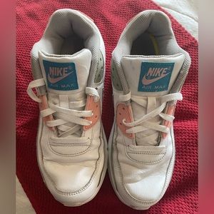 Nike Air Max shoes Youth 6.5 White and Pink